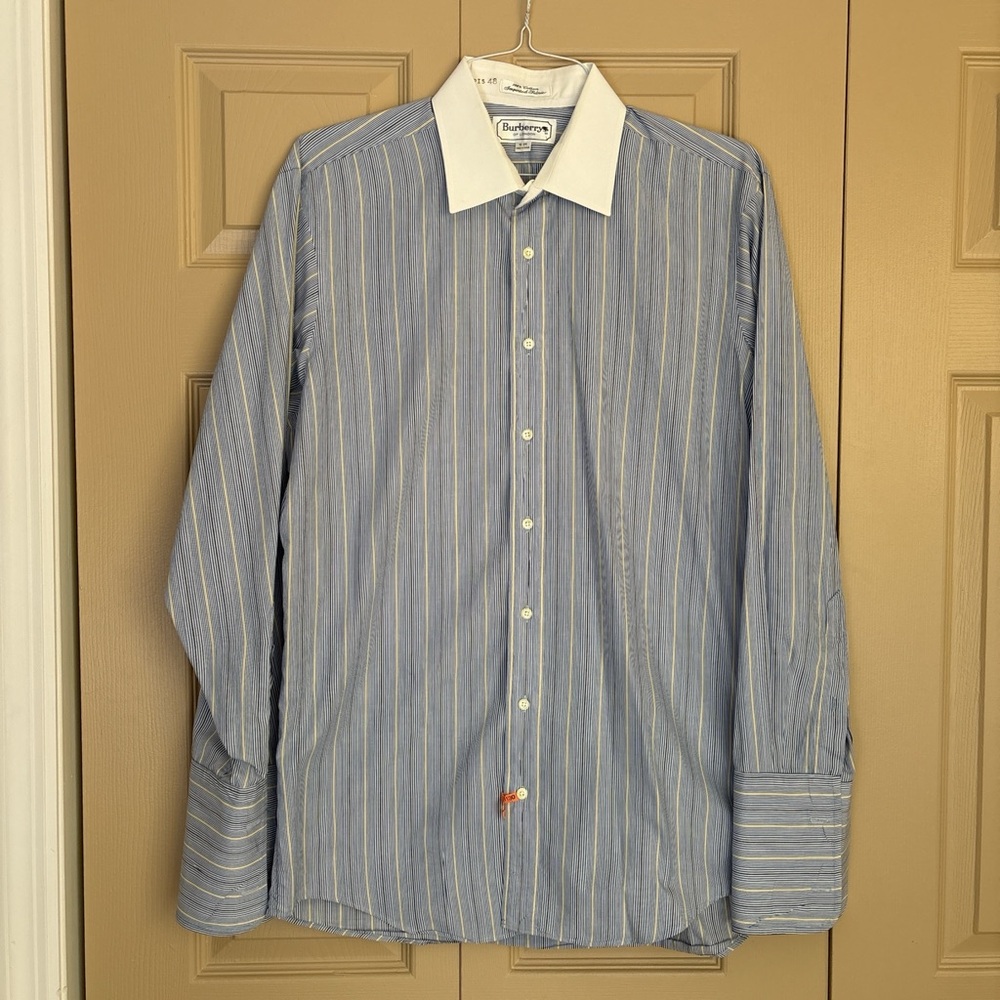 BURBERRY of London mens cuff link shirt